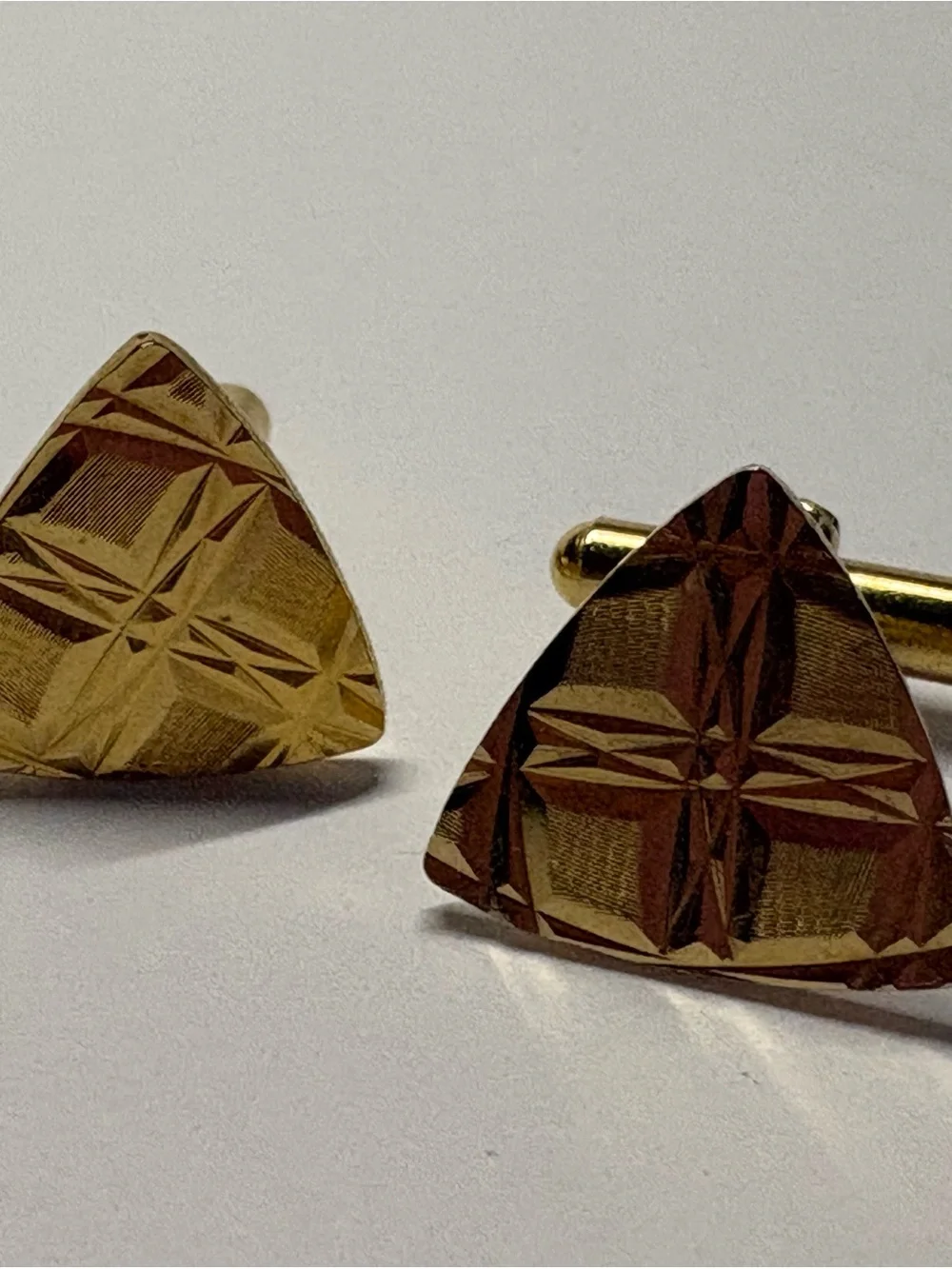 Vintage Gold Tone Triangular Diamond Cut Engraved Classic Men’s Cuff Links